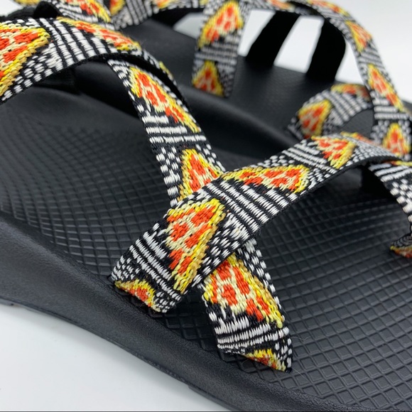 CHACO Pizza print sandals, women’s 10. - Picture 3 of 10